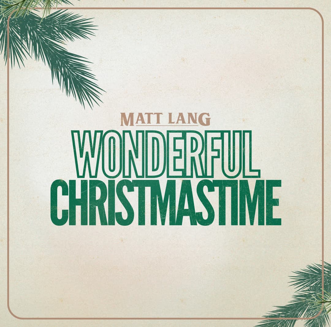 MATT LANG REPREND LE CLASSIQUE WONDERFUL CHRISTMASTIME ET LANCE LA CRÈME MOONLIGHT